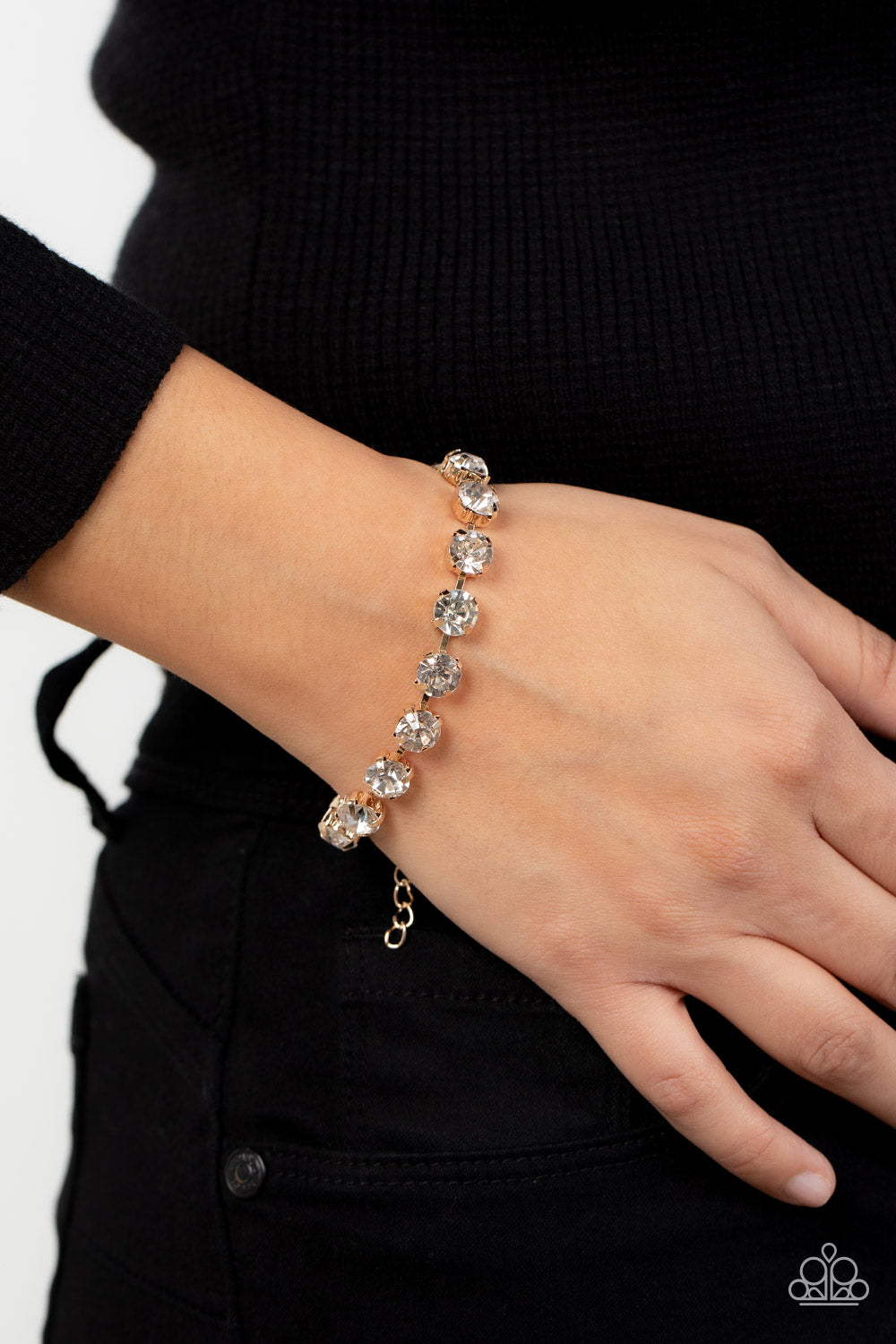 Paparazzi Accessories - A-Lister Afterglow - Gold bracelet