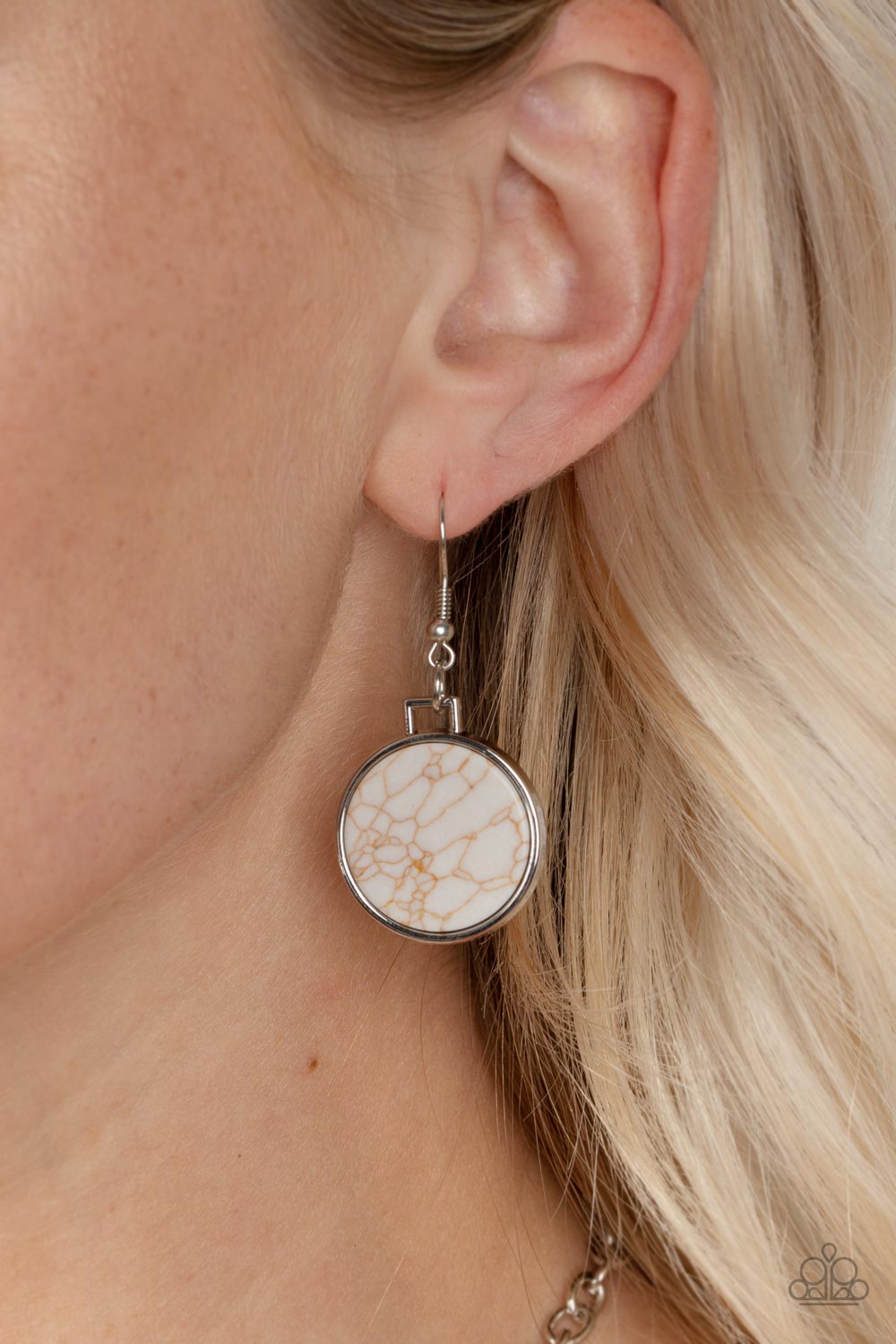 Paparazzi Accessories - Santa Fe Flats - White necklace