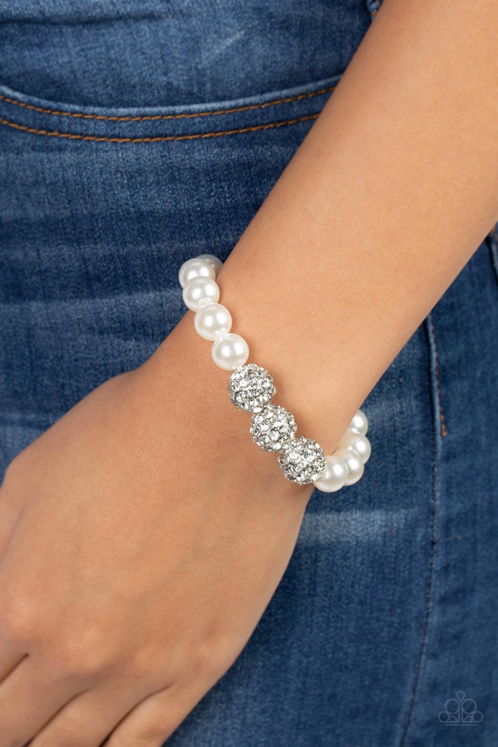 Paparazzi Accessories - Breathtaking Ball - White bracelet