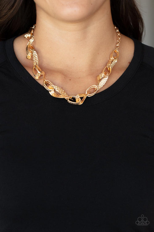 Paparazzi Accessories - METAL of Honor - Gold necklace