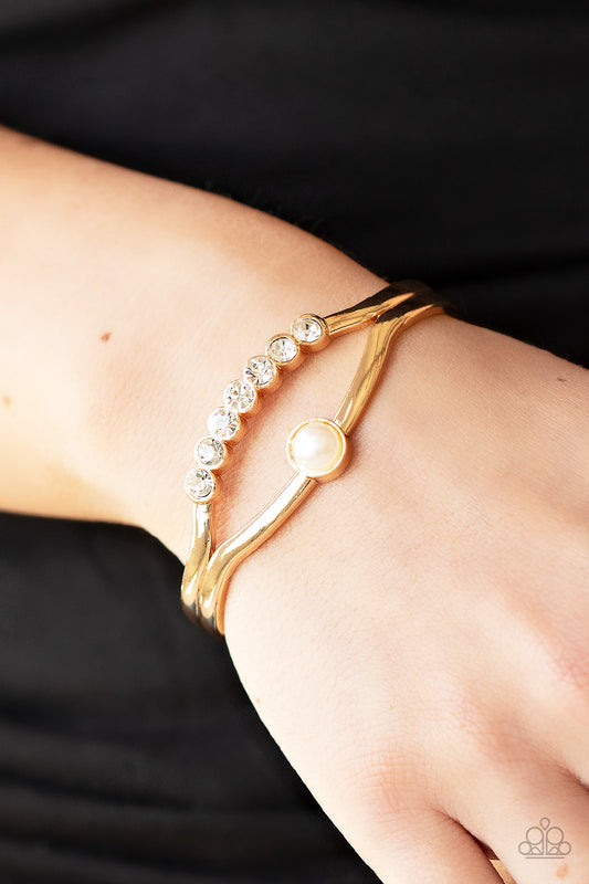 Paparazzi Accessories - Palace Prize - Gold bracelet