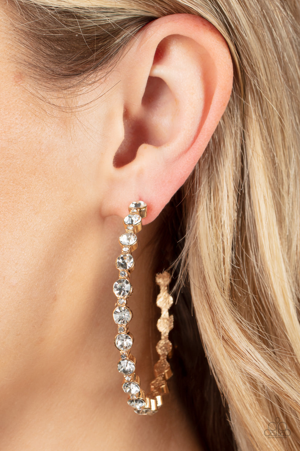 Paparazzi Accessories - Royal Reveler - Gold earrigs