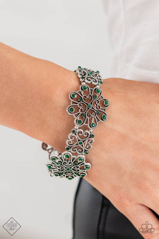 Paparazzi Accessories - Regal Recognition - Green bracelet