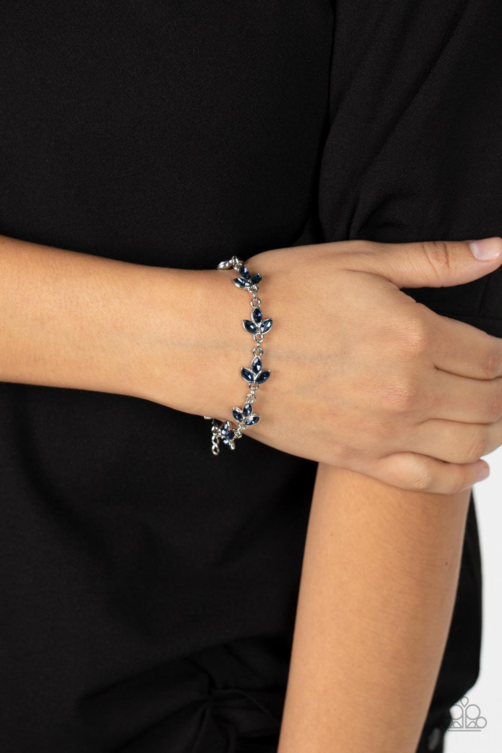 Paparazzi Accessories - Gala Garland - Blue bracelet