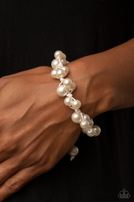 Paparazzi Accessories - Vintage Versatility - White bracelet