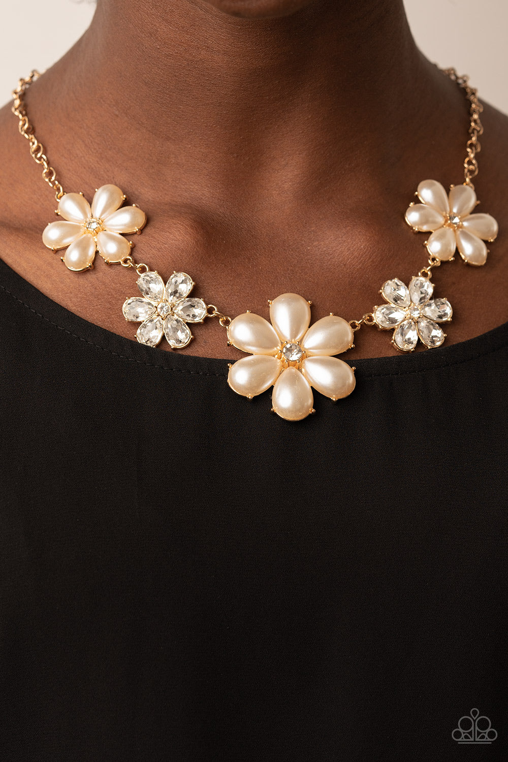 Paparazzi Accessories - Fiercely Flowering - Gold necklace