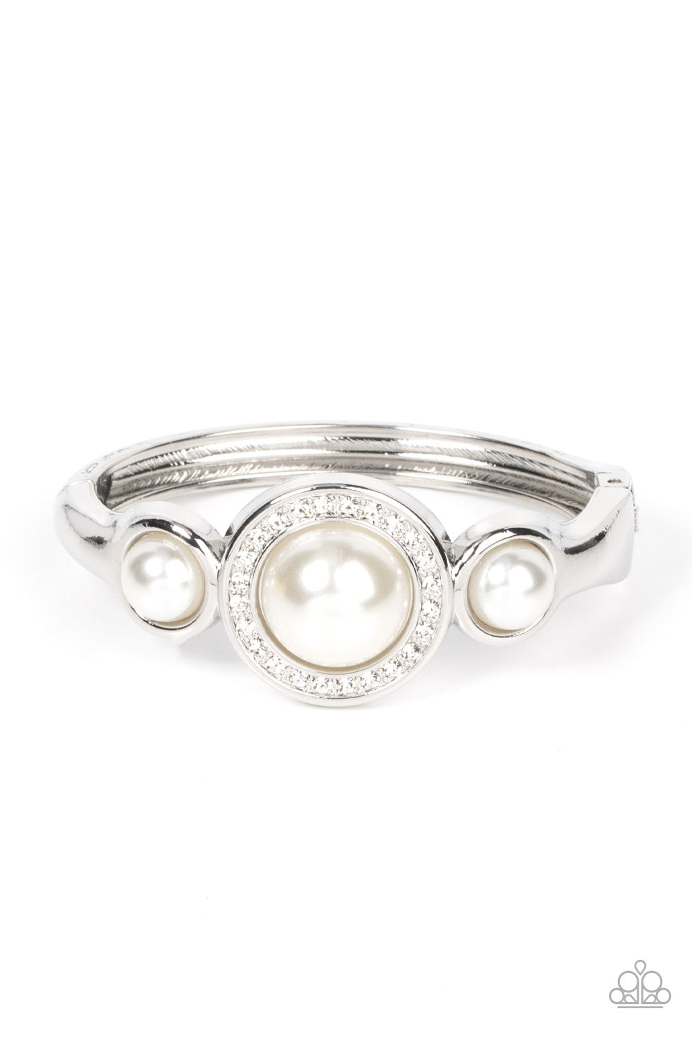 Paparazzi  Accessories - Debutante Daydream - White bracelet