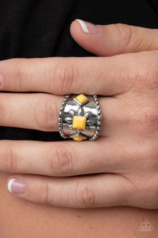 Paparazzi Accessories -Daisy Diviner - Yellow ring