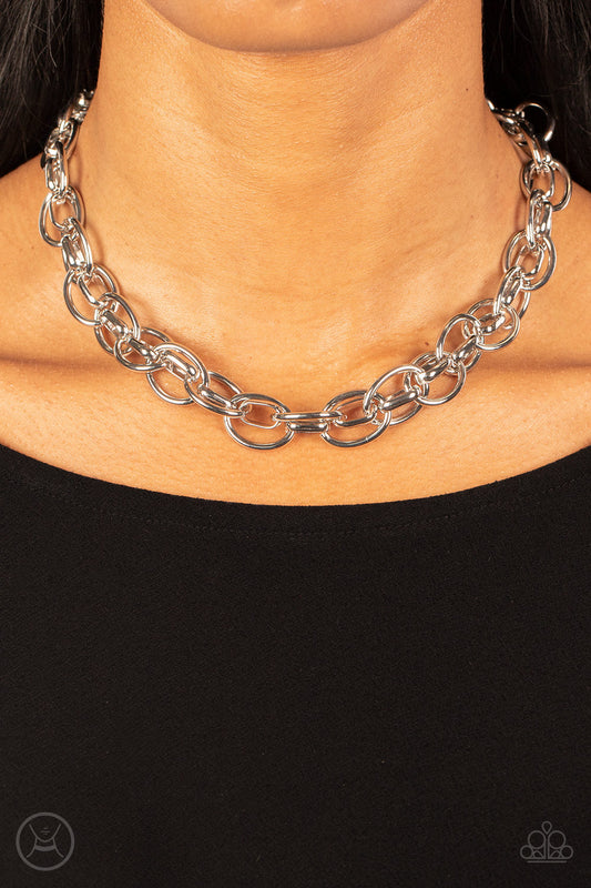 Paparazzi Accessories - Tough Crowd - Silver necklace