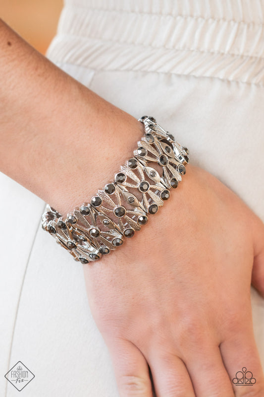 Paparazzi Accessories - Thematic Twinkle - Silver bracelet