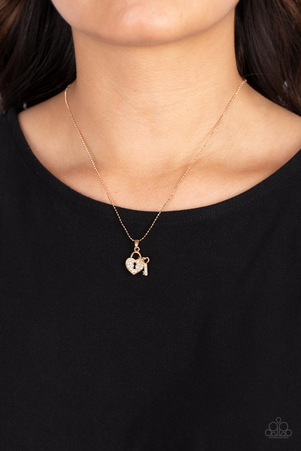 Paparazzi Accessories - You Hold My Heart - Gold necklace